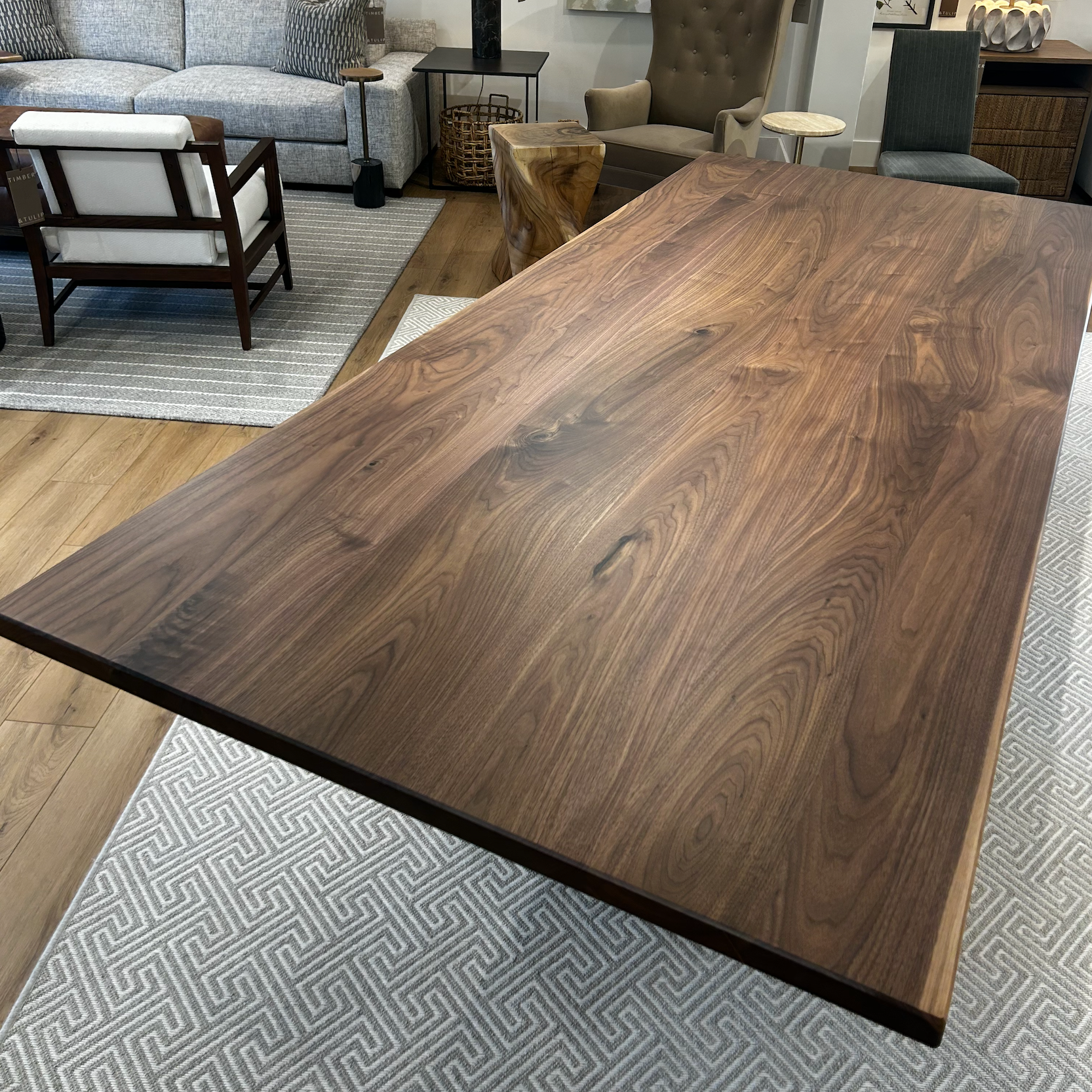 Vera Dining Table